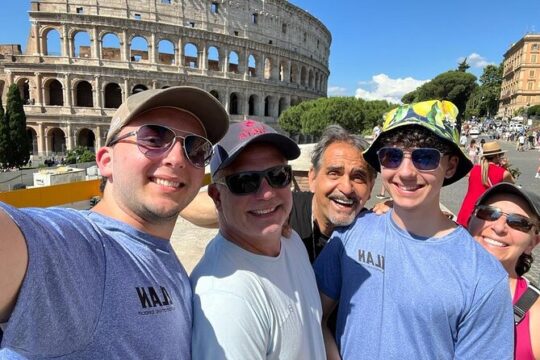 Private tour: Colosseum, Roman Forum, Palatine Hill - VIP Service