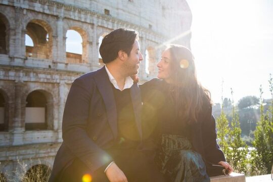 Rome: Photoshooting at the Colosseum with anecdotes from a private guide and Aperitivo Box