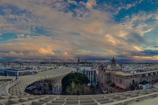 Private 4-Hour Guided Walking Tour of Seville with Tapas