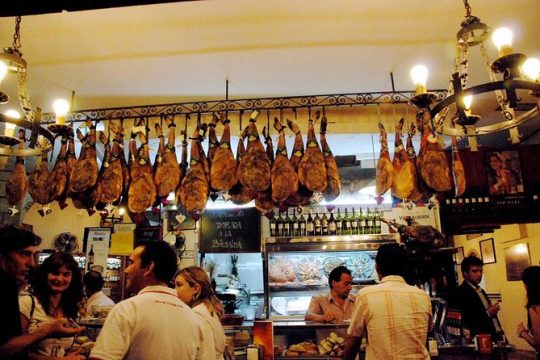 3 Hours Private Guided Tapas Walking Tour in Seville