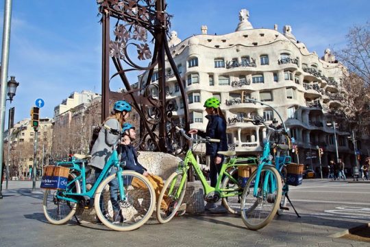 Gaudi E-Bike Tour in Barcelona