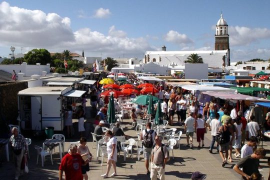 Guided tour: Visit to Teguise Street Market