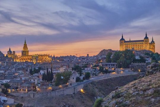 Monumental Toledo! Guided tour from Madrid with the Cathedral