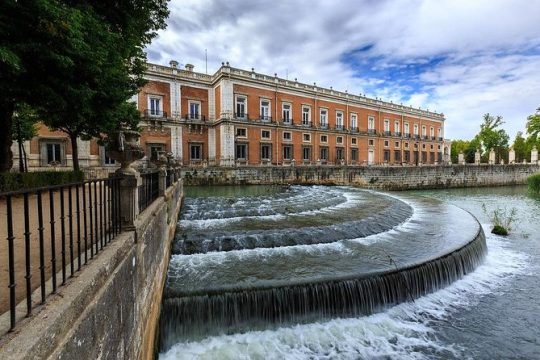 Private tour from Madrid to Aranjuez with hotel pick up