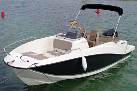 Boat rental Q590 'Astreo' (115hp/6p) - Can Pastilla
