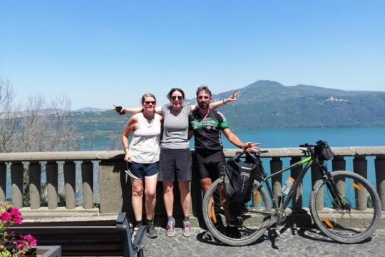 E-bike private tour: from Appian Way to Castelgandolfo Lake