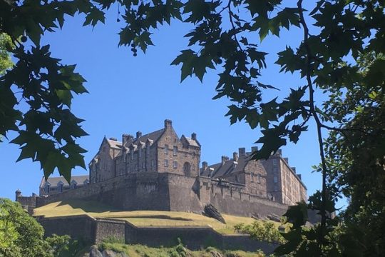 Private Walk: Edinburgh Old Town and New Town