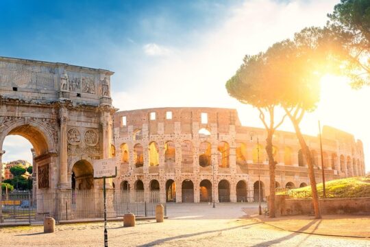 Early Colosseum, Roman Forum and Palatine Hill Guided Tour