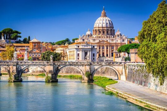 Rome in 2 Days Catacombs, Colosseum, Vatican Museum Small Group Guided Tours