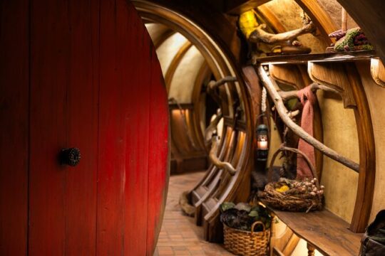 Hobbiton & Waitomo Caves Luxury Tour (incl. Lunch) From Auckland