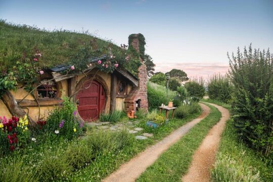 Hobbiton Movie Set Small Group Fully Guided Tour From Auckland