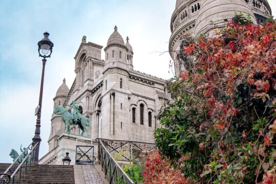 Small Group Walking Tour in Montmartre