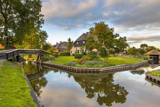 Private Giethoorn Tour Venice of The Netherlands
