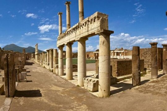Three-hour guided tour of Pompeii with an Archaeologist