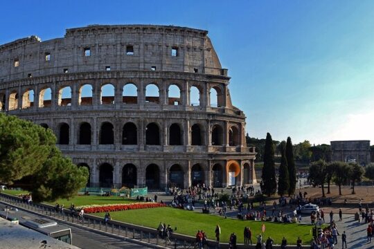Palatine Hill and Colosseum Tour in Rome