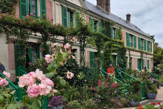 Private Tour in Giverny with Transport from Paris
