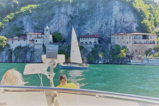 Private Cruise in Lake Maggiore (Milan) for up to 7 people