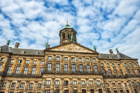 Historic Amsterdam Walking Tour: Royal Palace & Flea Markets