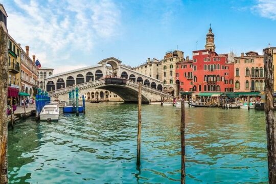 Full-Day Venice Tour from Milan with Boat Cruise Across the Canal