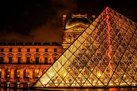 Night at the Louvre Paris Small Group Guided Experience