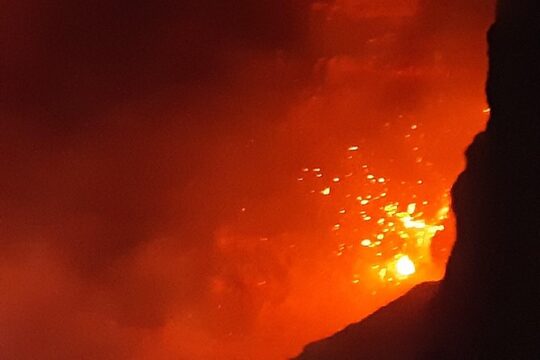 Mt. Yasur Volcano full day Tour including blue Cave