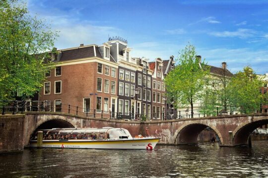 Amsterdam Highlights 1-hour Canal Cruise with Audio Guide