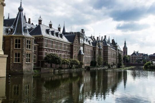 Private Sightseeing Tour to The Hague and Delft