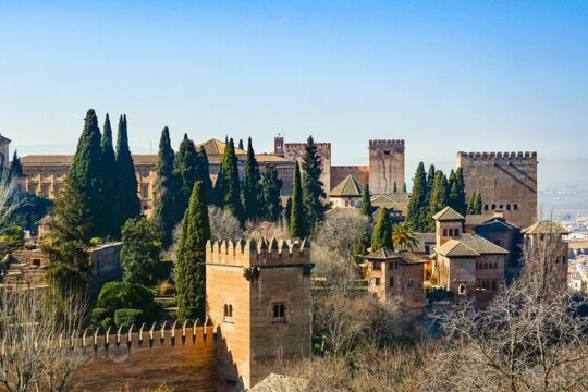 Tour with audio guide Nasrid Palaces Generalife and Alcazaba