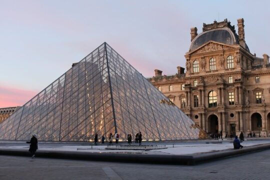 Paris: Louvre Museum Timed Entrance Ticket with Audio Tour