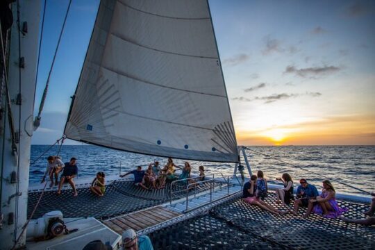 Sunset Sailing Cruise with premium drinks and bites