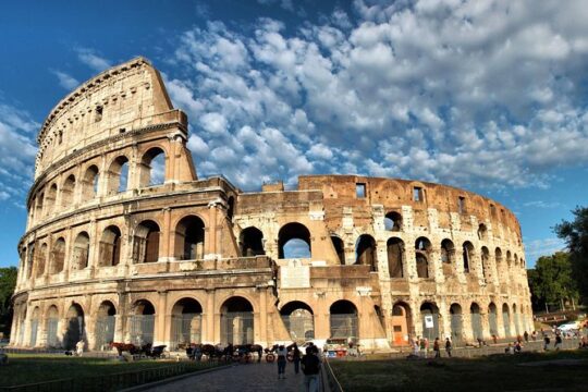 Colosseum Group Tour with Roman Forum and Palatine