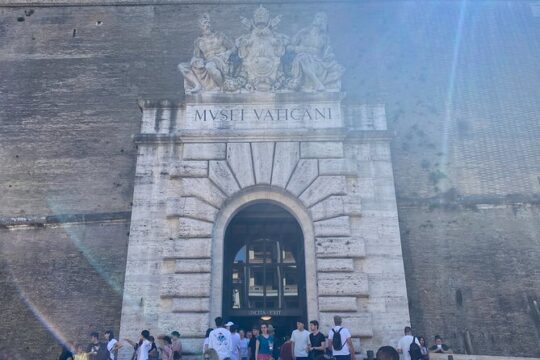 Early Morning Tour of Vatican Museum & Sistine Chapel-Small Group