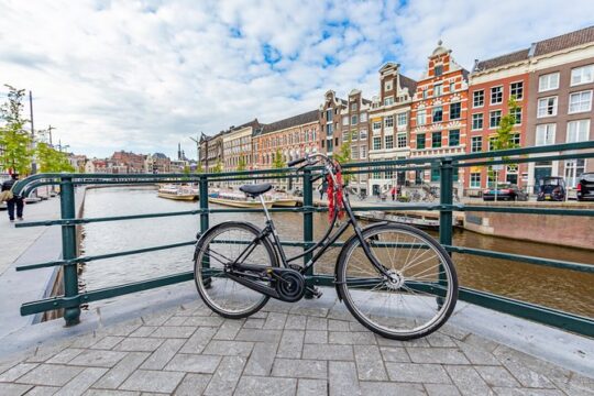 Explore Amsterdam in 90 minutes with a Local
