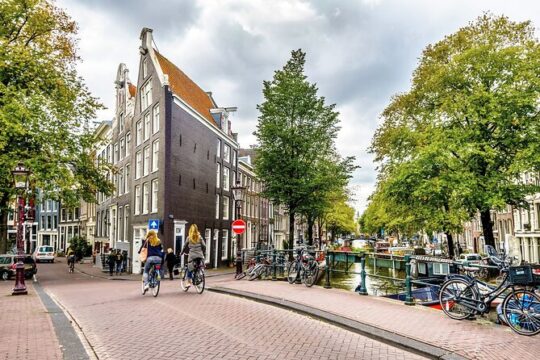 Amsterdam Anne Frank Story: Walking Audio Tour in Jewish Quarter