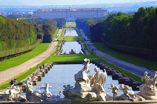 Caserta: full-day shopping + history from Rome