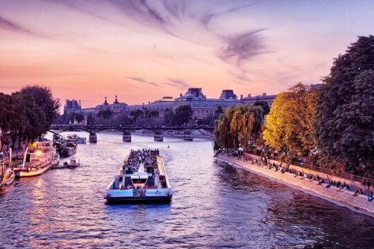 Half-Day Private Tour of Paris with Seine River Cruise