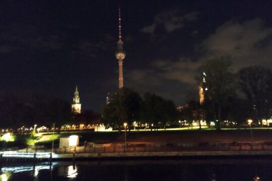 Private Berlin Rickshaw by Night Local Guide (Din EN 15565)