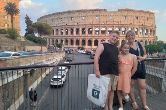 Kid-friendly Rome Undergrounds Forum and Colosseum Private Tour
