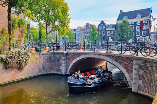Private 90 Minute Amsterdam Canal Belt Exploration Cruise