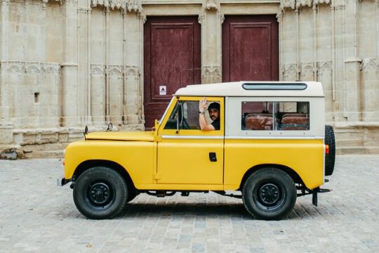 Private Guided Tour of Paris in a Vintage Land Rover