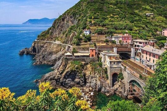 Cinque Terre Small Group Full Day VIP Experience from Florence