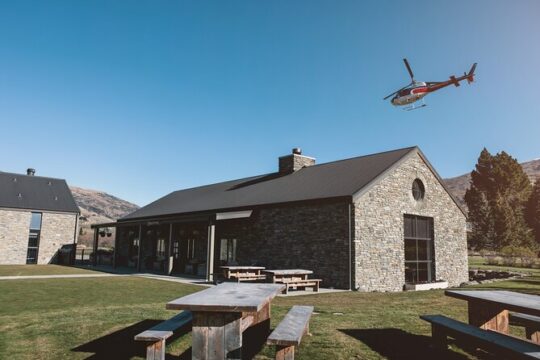 6 Hour's - Queenstown's Helicopter Gin Tour