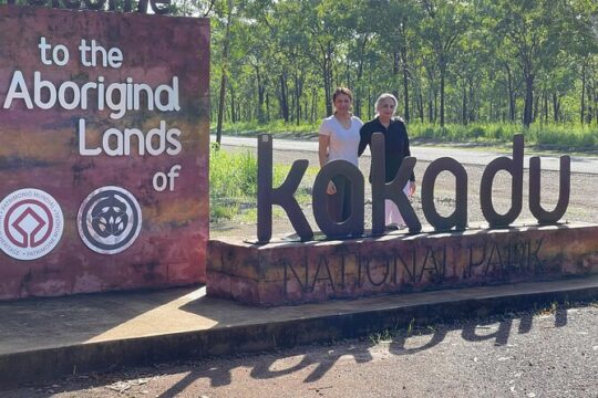 Kakadu Backpacker and Budget Full Day Tour of Nourlangie Ubirr