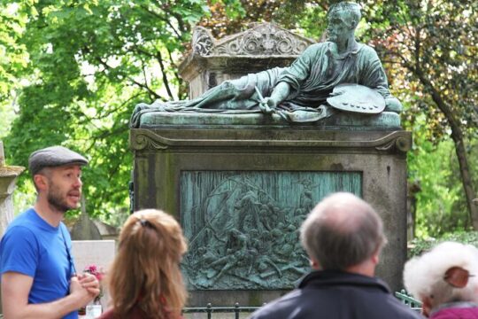 Famous Graves of Père Lachaise Cemetery Guided Tour