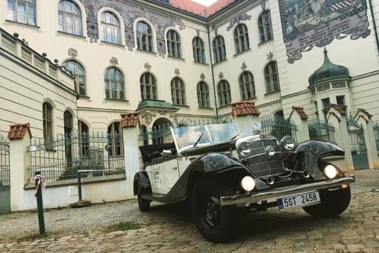Vintage Cars Prague - Grand City Tour 150min / 1-6 pers. 2,5hrs
