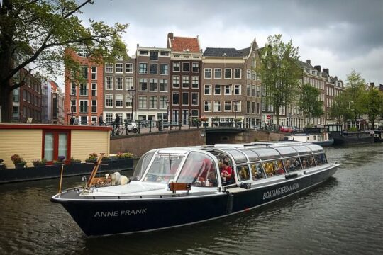 Classic Amsterdam Sightseeing Canal Cruise With Audioguide