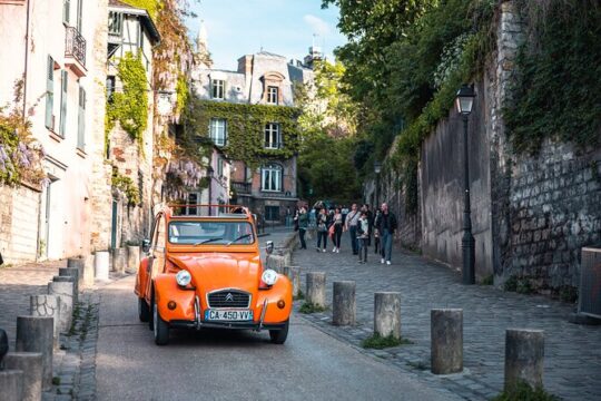 Private Tour of Montmartre in a Citroën Classic