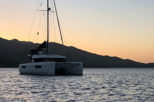 Visit Private Beaches around Puerto Vallarta in a Private Yacht