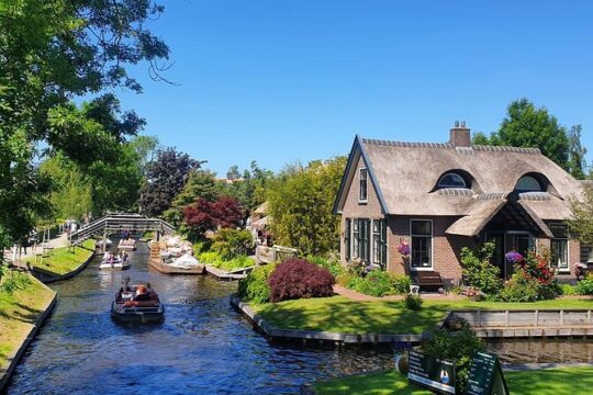 Giethoorn and Zaanse Schans Trip from Amsterdam with Small Boat